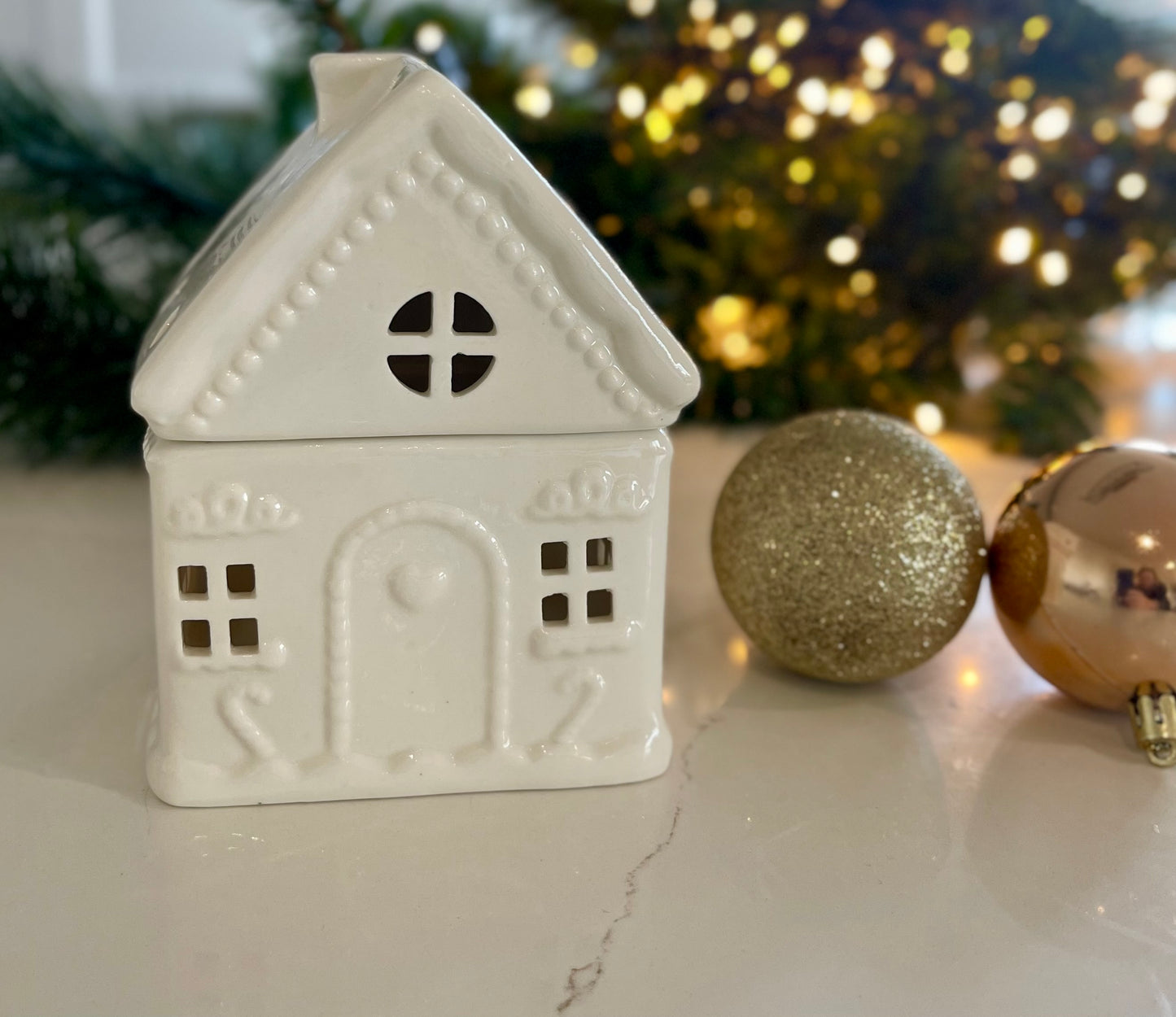 White Gingerbread House Wax/Oil Burner