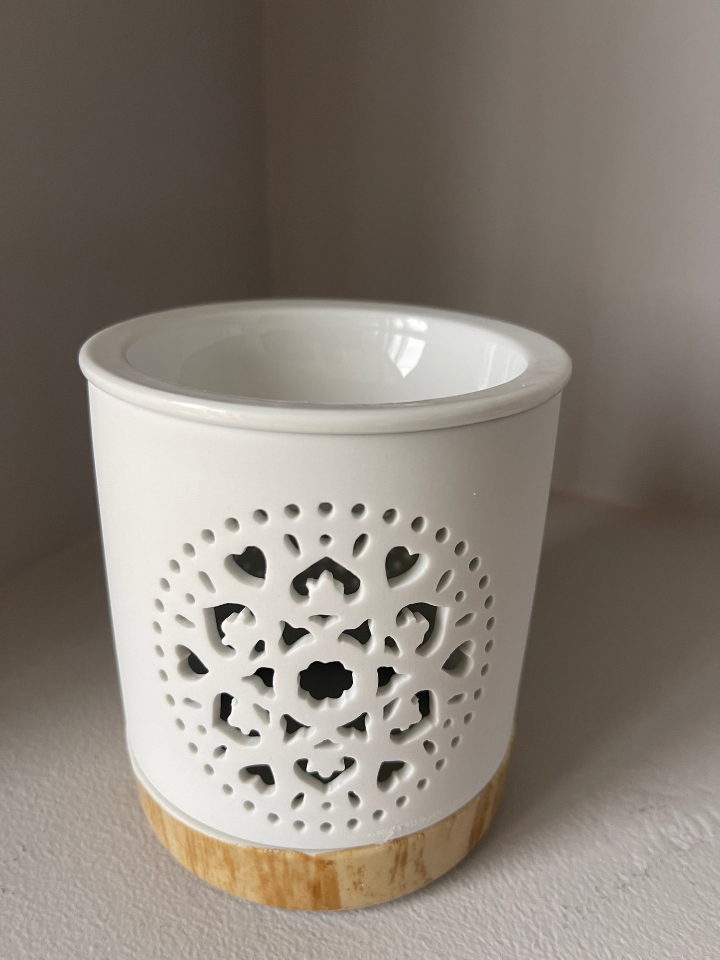 White Mandala Cut Out Oil & Wax Burner